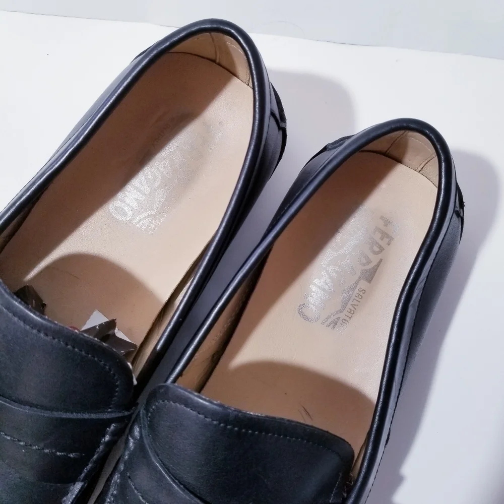 SALVATORE FERRAGAMO Black Leather Side Buckle Loafers Wine Vibram Sole 9.5